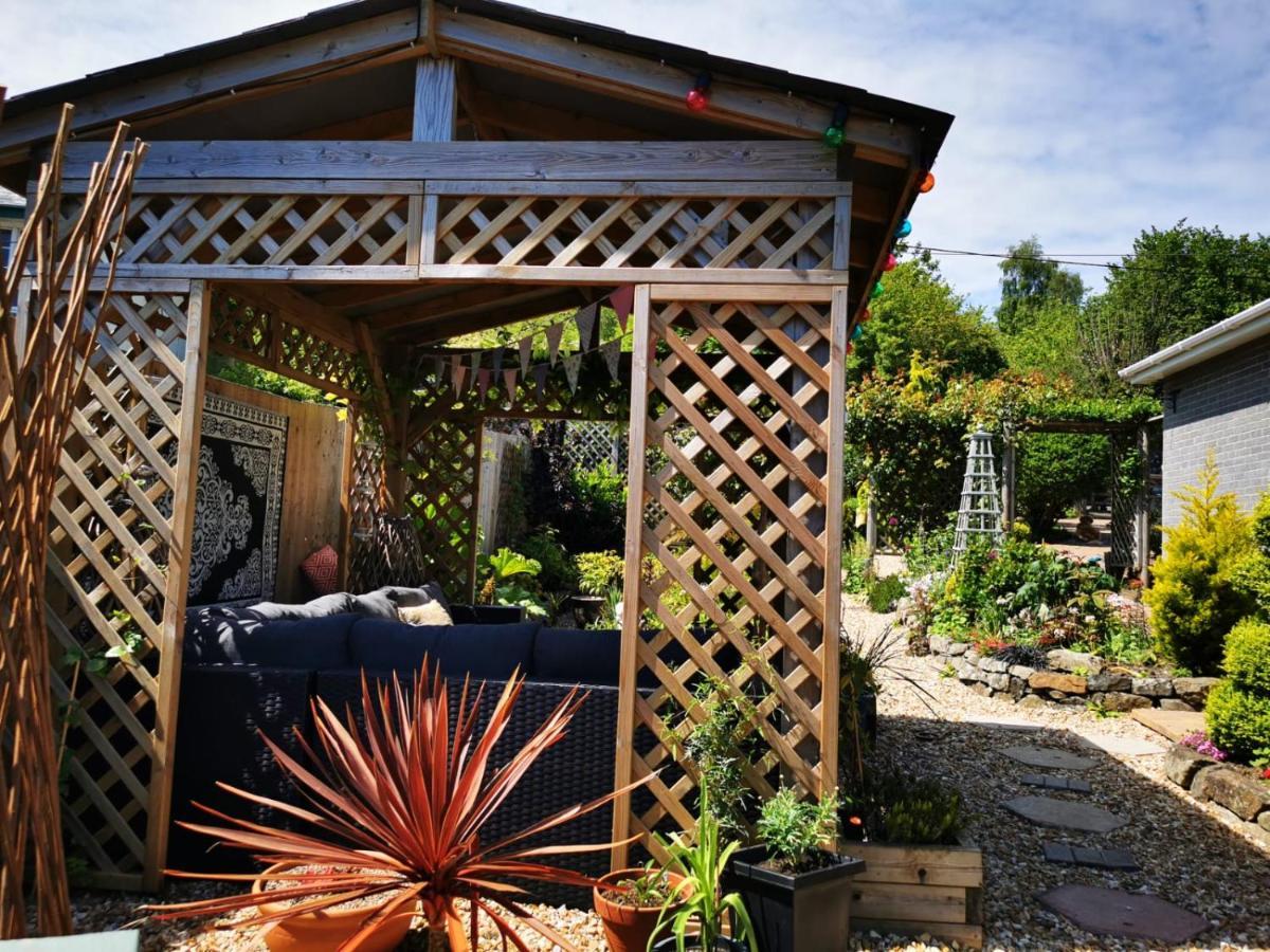 Down The Garden Path Vintage Caravan B&B , Dartmoor Ньютон Эбэт Экстерьер фото